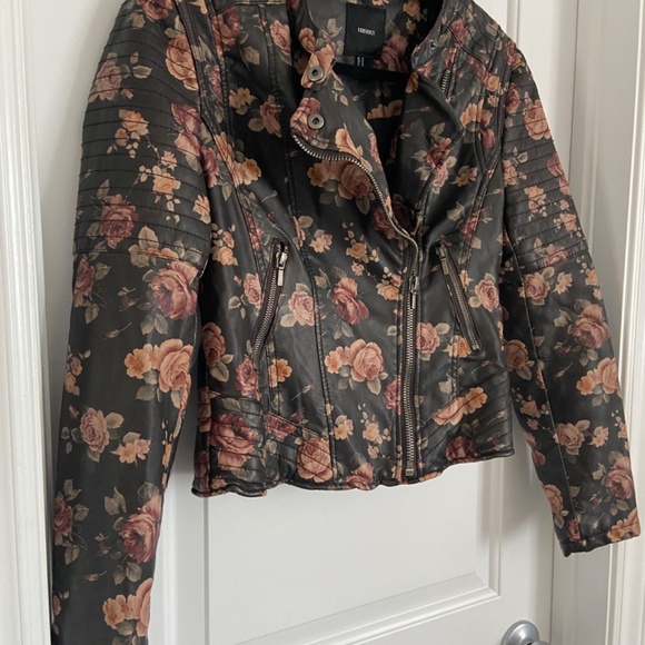 Floral biker faux leather jacket - Picture 6 of 6